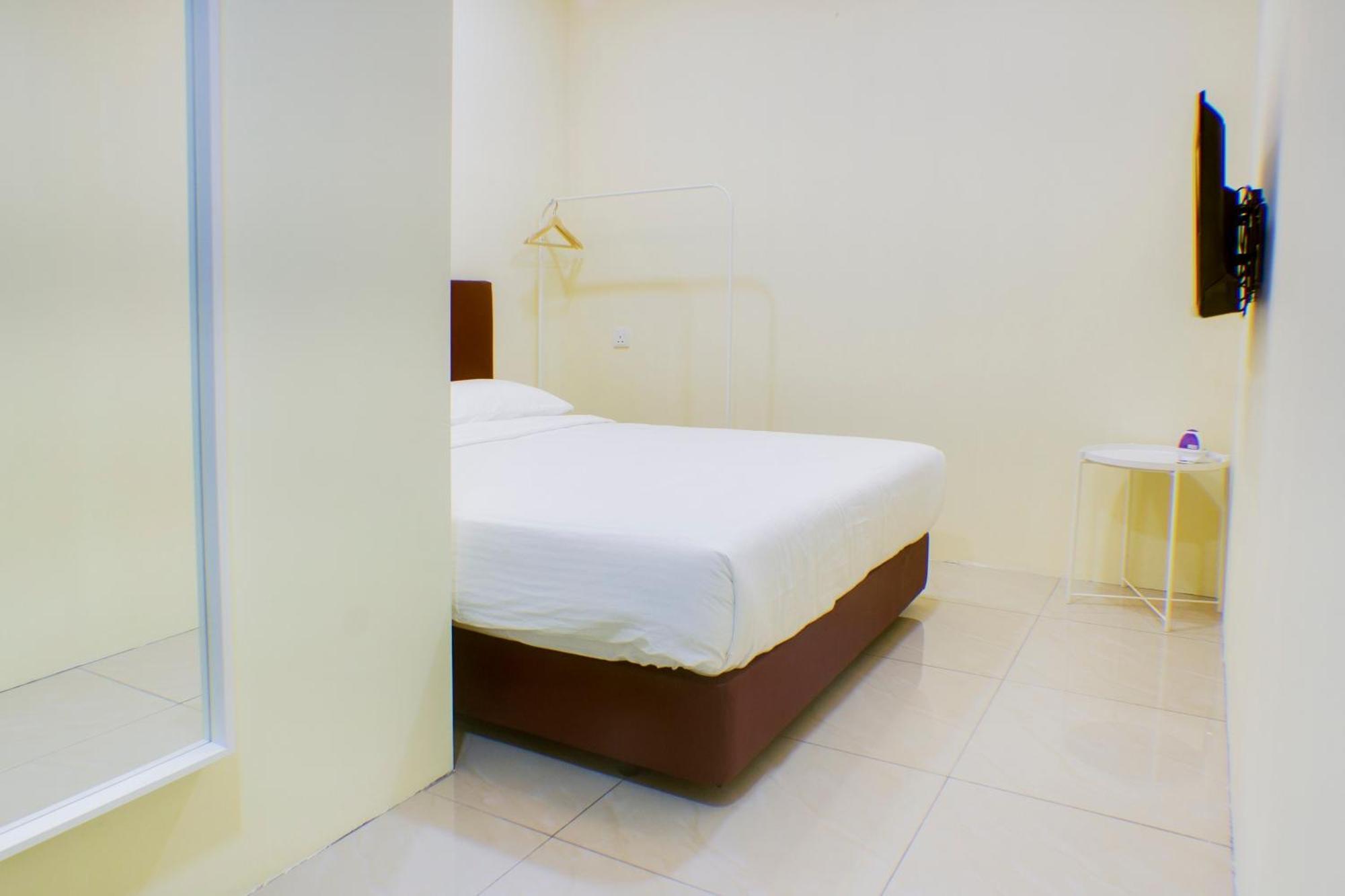 Oyo 90090 Roselyn Inn 2 Pasir Gudang Eksteriør bilde