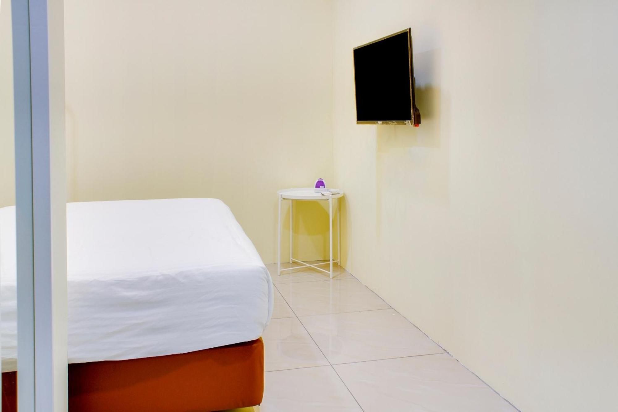 Oyo 90090 Roselyn Inn 2 Pasir Gudang Eksteriør bilde
