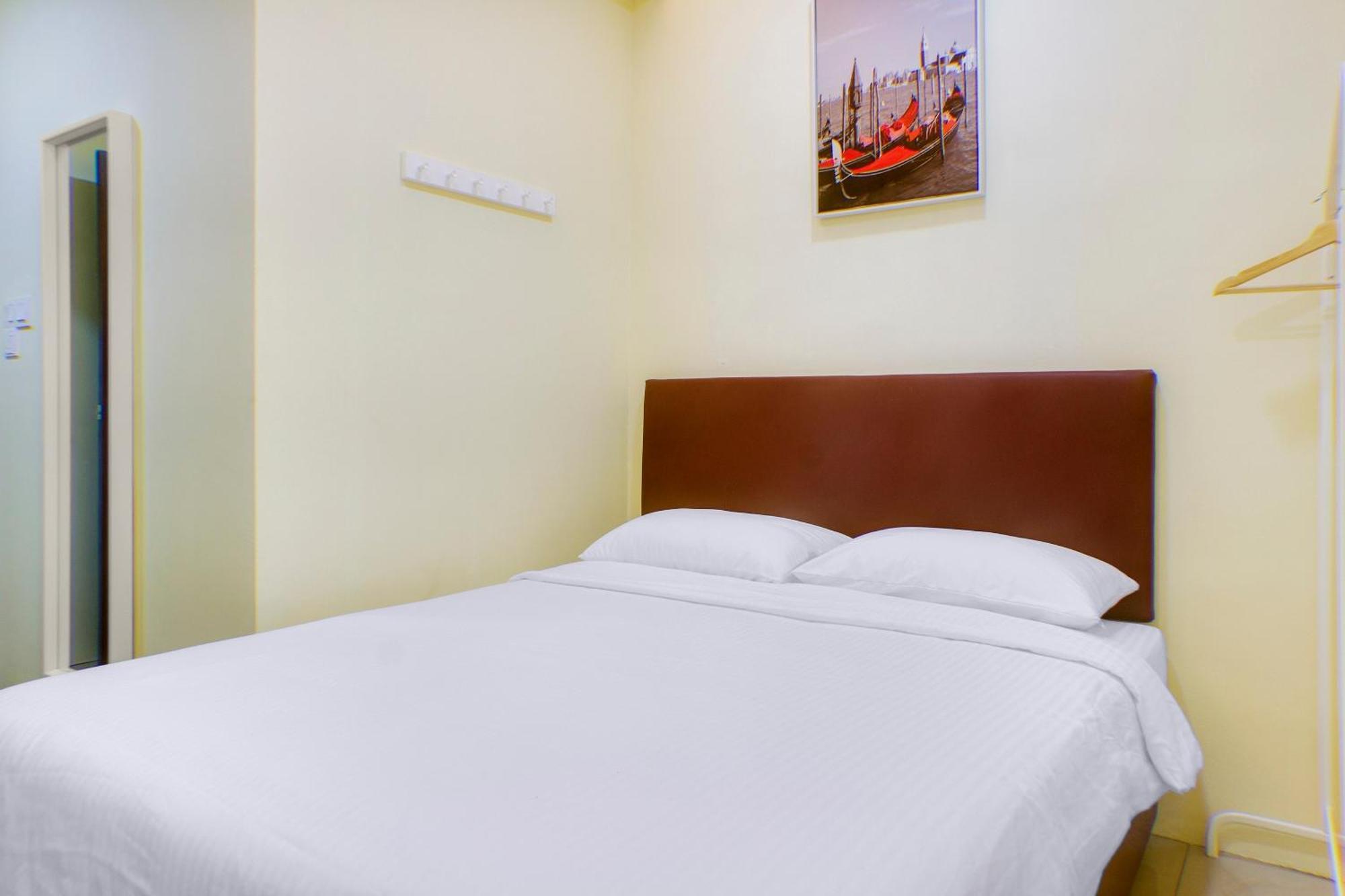 Oyo 90090 Roselyn Inn 2 Pasir Gudang Eksteriør bilde